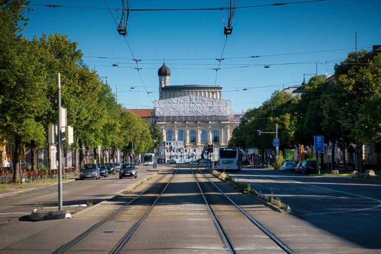 Dirr & Kollegen Versicherungsmakler GmbH Augsburg: Versicherungsberatung und Kontakt